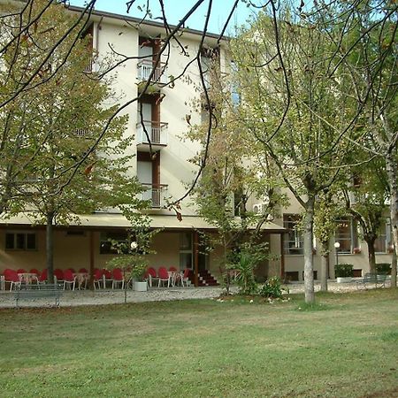 Hotel Rio Чезенатико Екстериор снимка