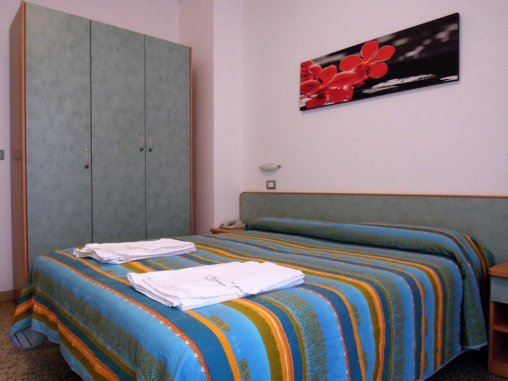 Hotel Rio Чезенатико Екстериор снимка