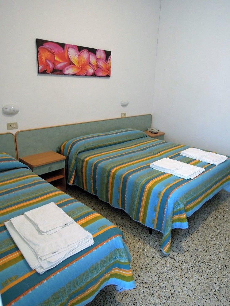Hotel Rio Чезенатико Екстериор снимка