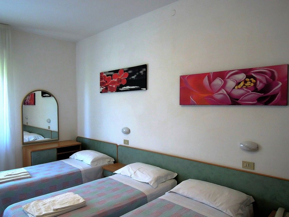 Hotel Rio Чезенатико Екстериор снимка